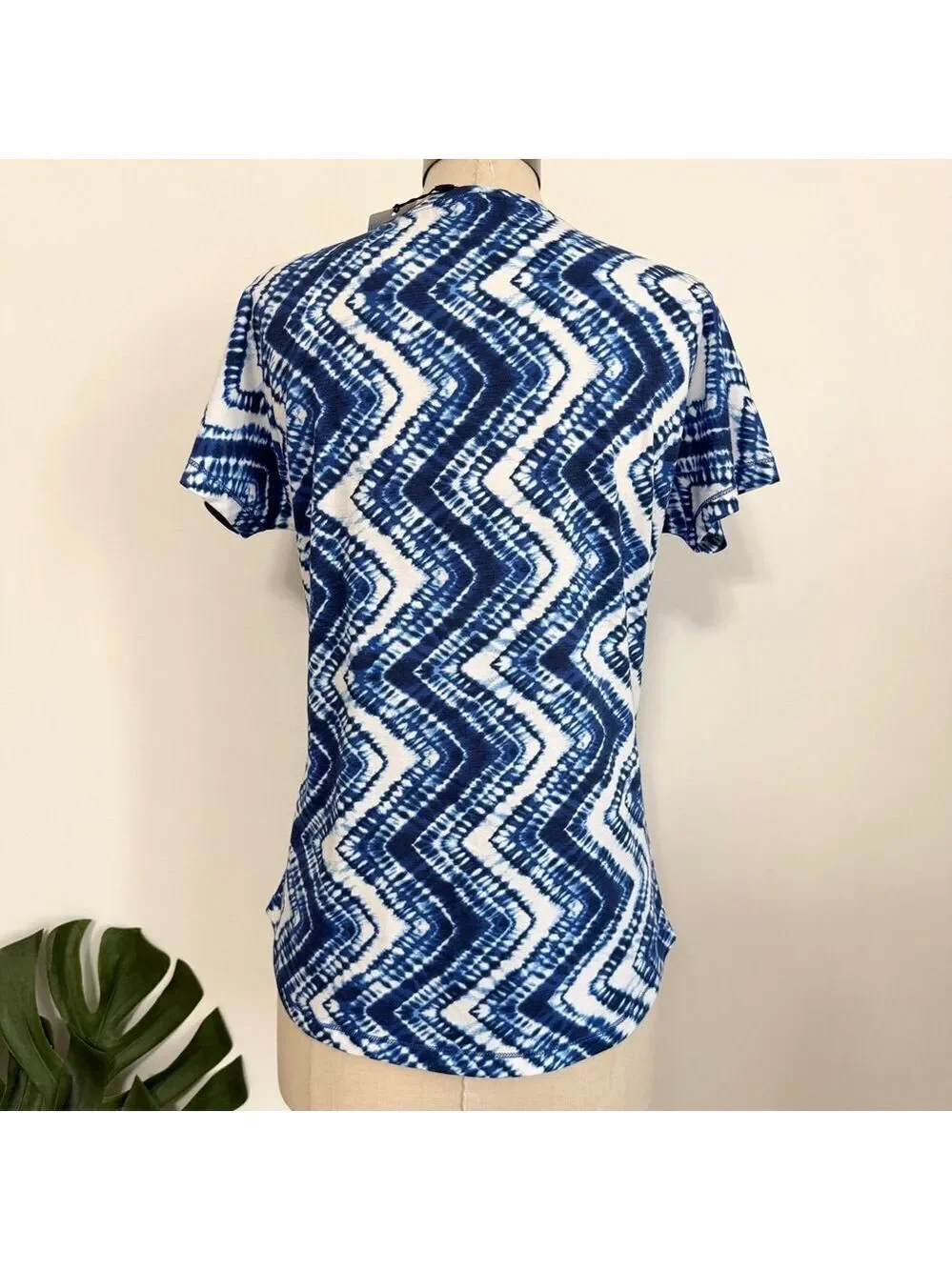Olsen Blue White Tie Dye Chevron Short Sleeve Cotton Top T-Shirt Womens Size 6 - Picture 4 of 12